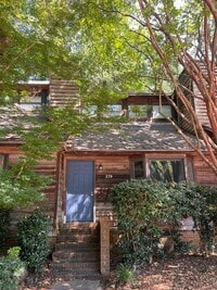 Building Photo - 279 Ivy Ln