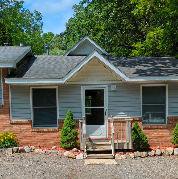 Building Photo - 11347 Ford Road
