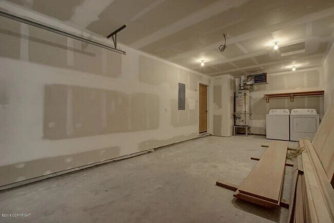 Building Photo - 1121 E Dellwood St