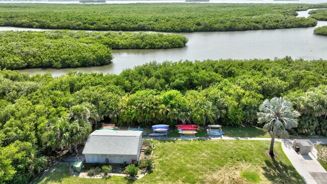 Building Photo - 5049 N Hwy A1A