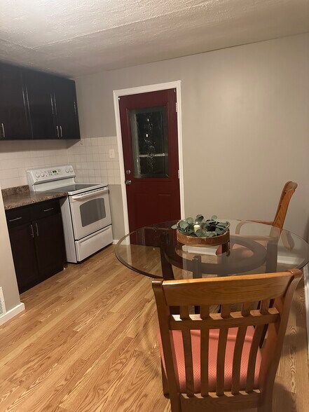 Kitchen - 78 Walnut Rd