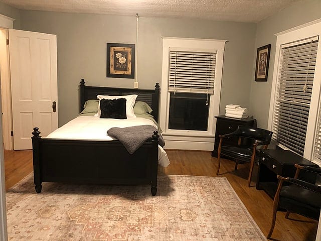 Building Photo - 419 N Gilbert St