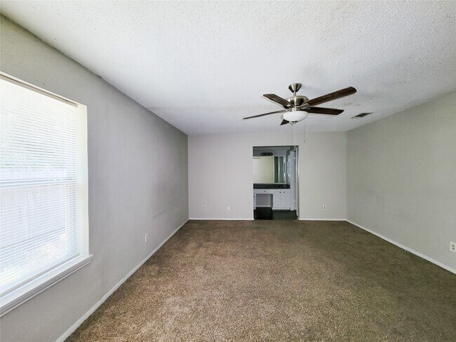 Building Photo - 18402 Tall Cypress Dr