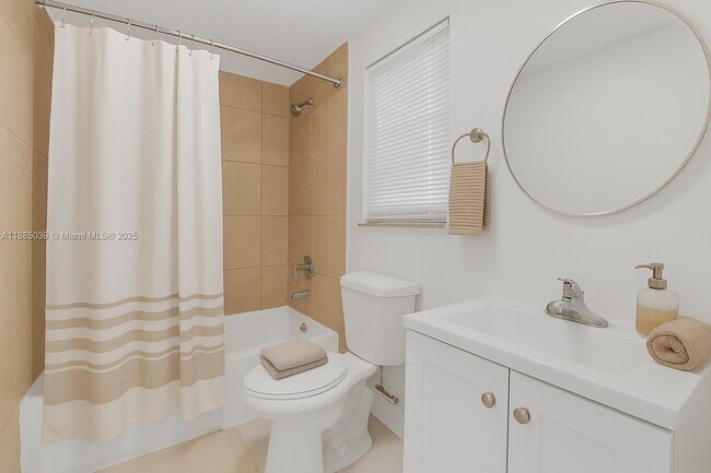 Building Photo - 1428 NE 2nd Ave