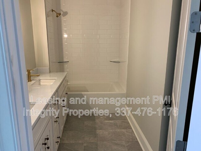 Building Photo - 104 Shirekeep Ln