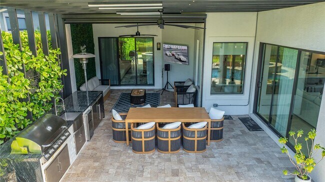 Building Photo - 9529 Eden Roc Ct