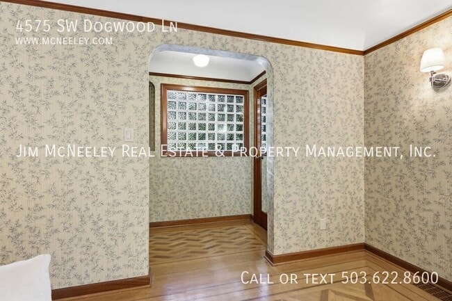 Building Photo - 4575 SW Dogwood Ln