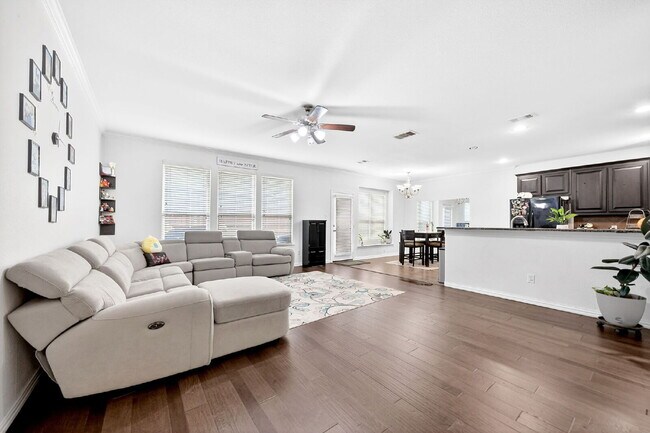 Building Photo - Well-Maintained Home in Irving – Convenient Location & Comfortable Living