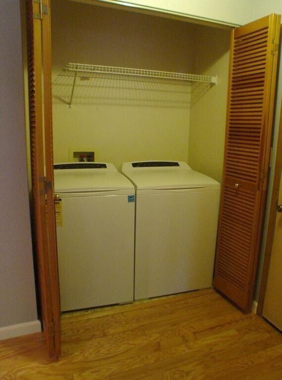 Building Photo - Updated 2BR Condo w/ 2 Covered Parking – Kenmore