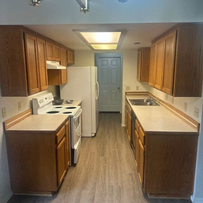 Building Photo - 1469 Cameo Ct