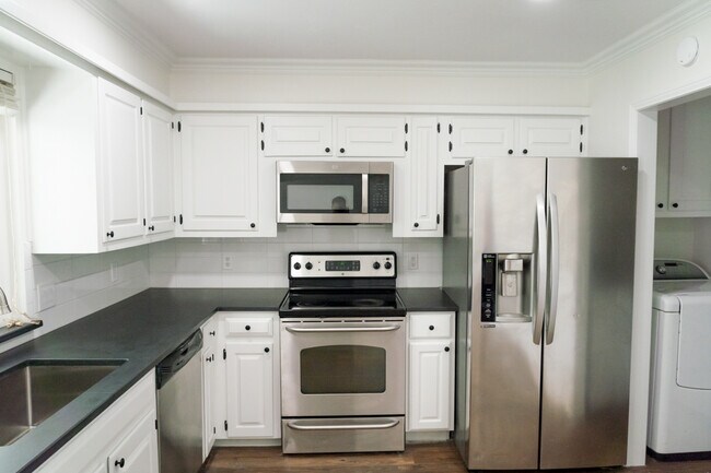 Building Photo - 2861 Panhandle Dr