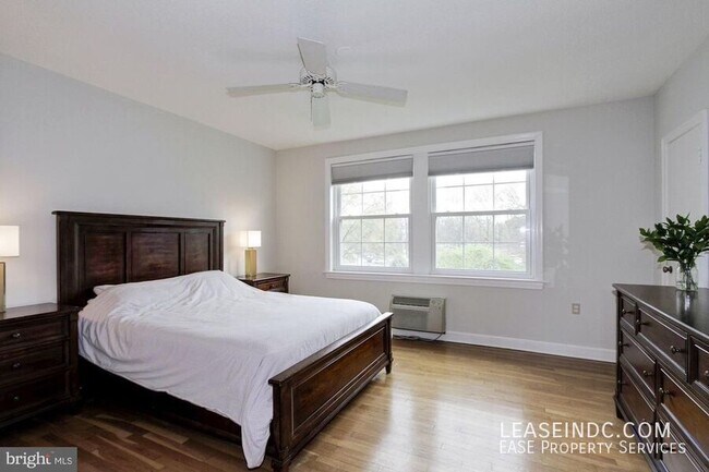 Building Photo - 3051 Idaho Ave NW