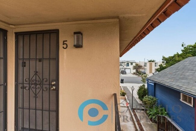 Building Photo - 4622 Hamilton St