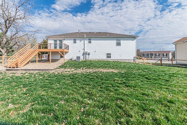 Building Photo - Please View 3D Virtual Walk-Through Before...
