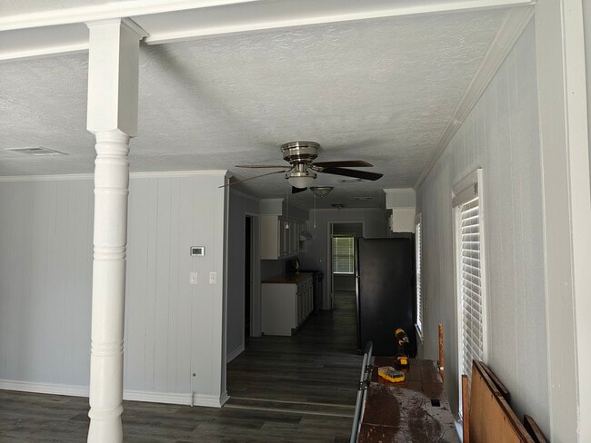 Building Photo - Cline St