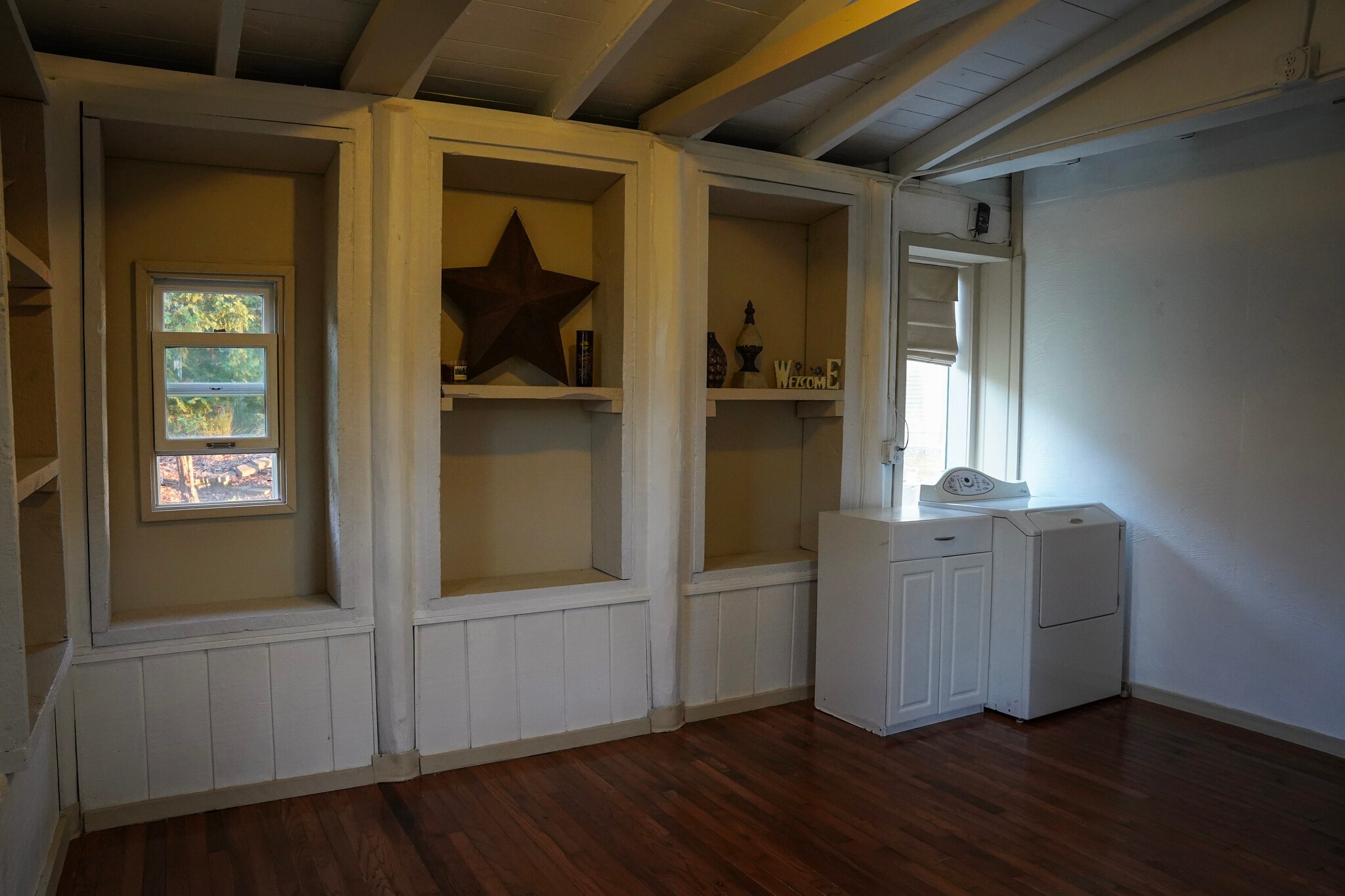 Building Photo - N3203 Ecker Lakeland Dr