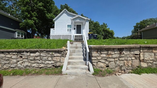 Building Photo - 3 Bedroom in rare to rent area!
