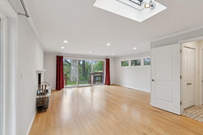 Building Photo - 9225 Karlov Ave