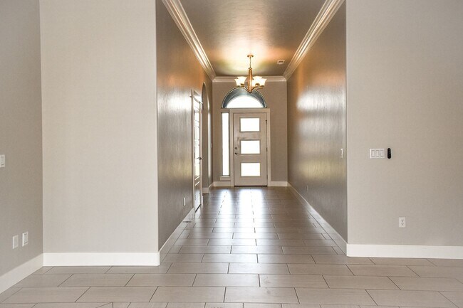 Building Photo - Spacious 3-bedroom 2 bath in the Golfing C...