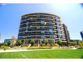 Building Photo - Incredible 1Bd/1Ba Fully Furnished Condo in the Pearl!!!! Corner Unit with Spectacular Views & Ga...