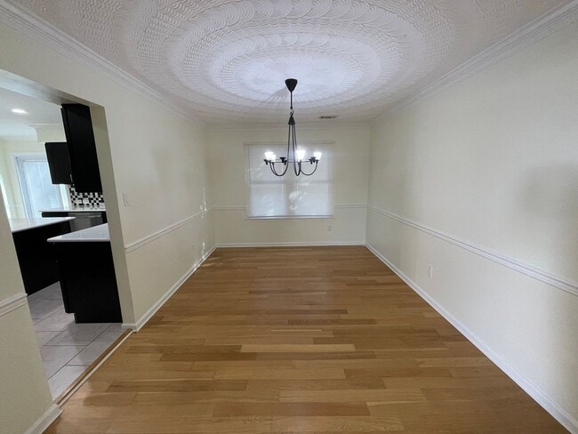 Building Photo - Beautifully updated home on large corner lot