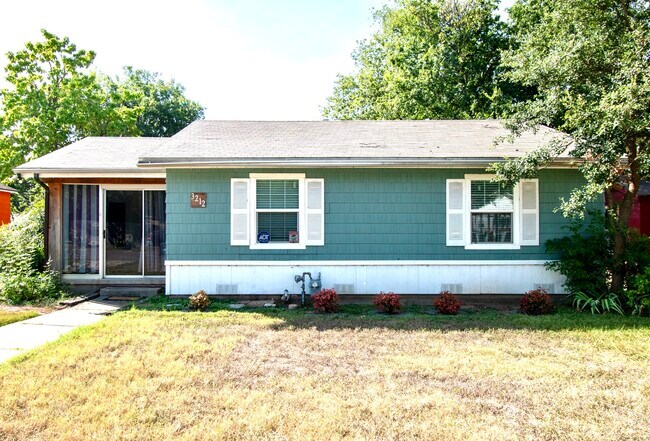 Building Photo - 3212 Wenz Ave