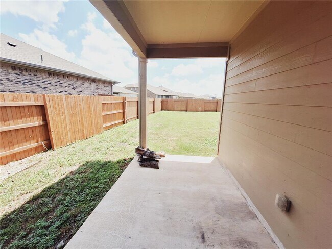 Building Photo - 124 Peruvian Ln