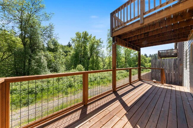 Building Photo - Spacious 4 bedroom home in Dayton