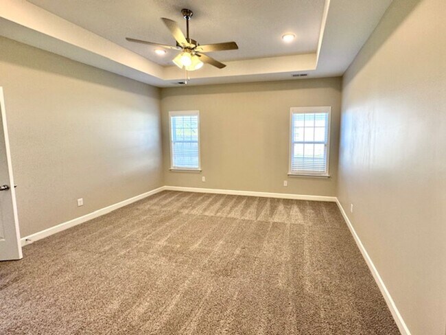 Building Photo - TuckerLanding5771