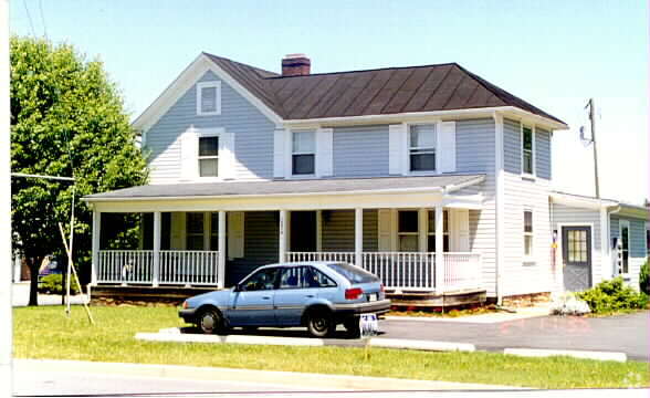 Building Photo - 14900 Washington St
