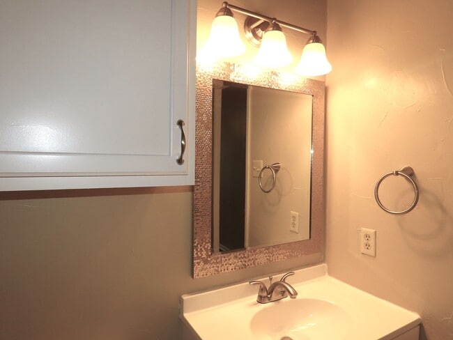 Building Photo - Near UT Tyler! 2 Bedroom, 2 Bath Duplex w/Garage