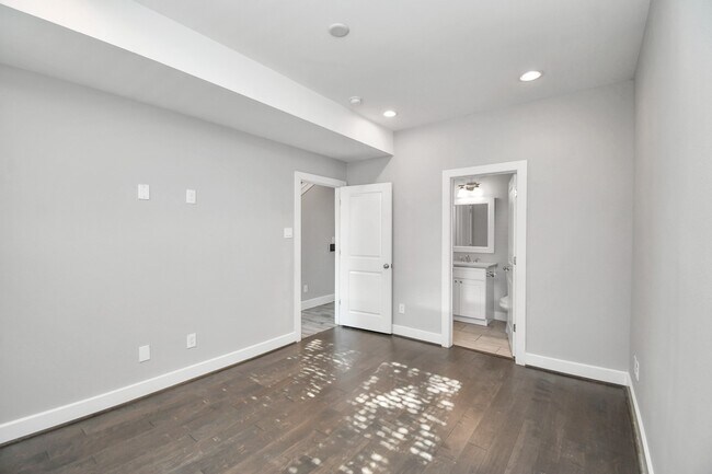 Building Photo - 308 Palmer St