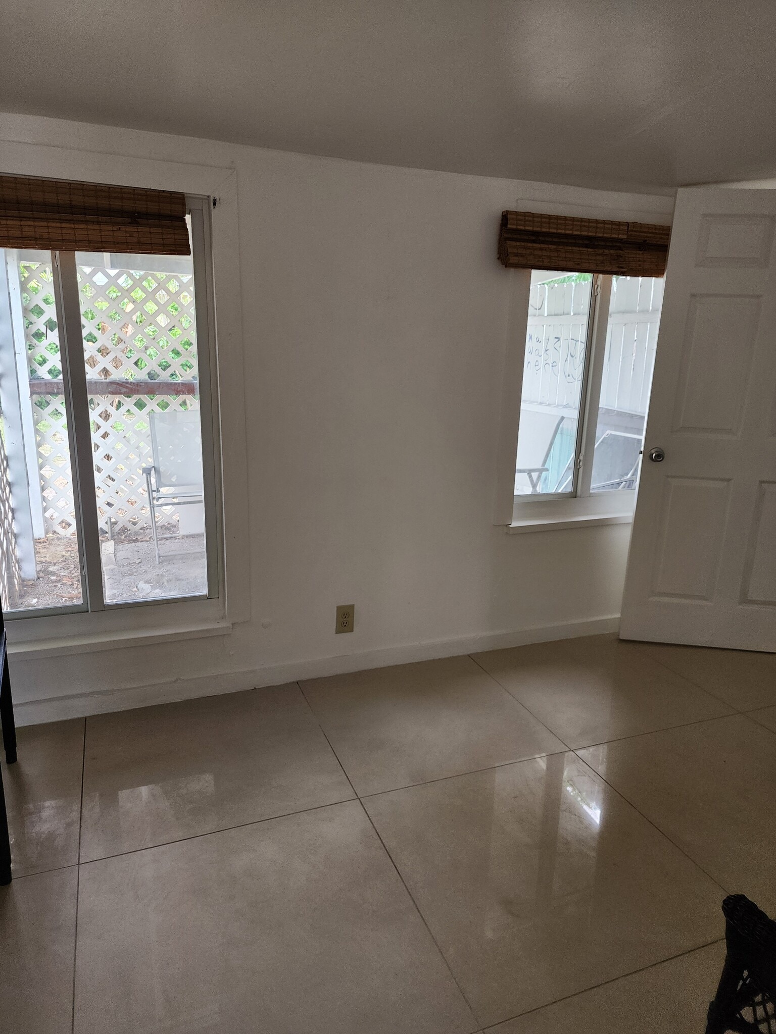 Building Photo - 5372 NE 17th Ave