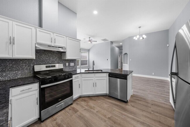 Building Photo - 1214 Vargas Rd