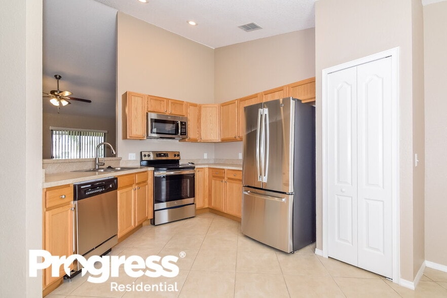 Building Photo - 1816 Forest Hill Dr