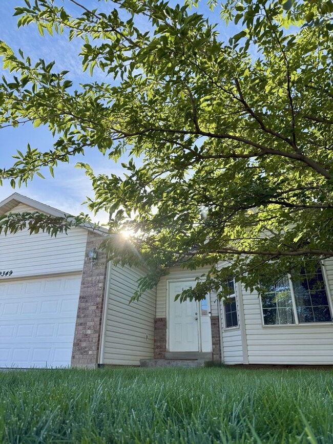 Building Photo - Your Perfect 5-Bedroom Retreat in Harrisvi...