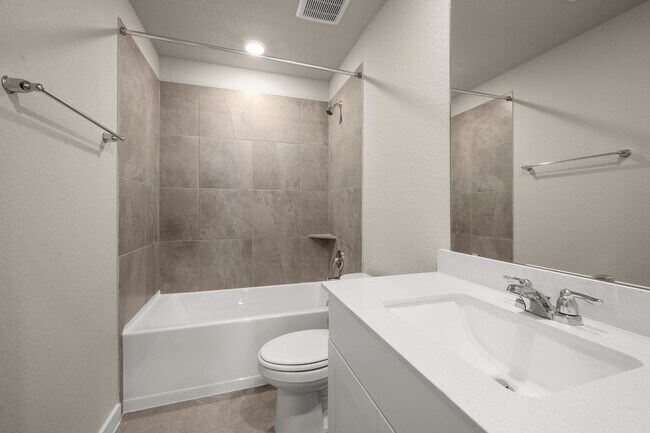 Building Photo - 16529 Breezy Knl Ct