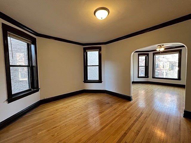 Building Photo - 1231 N Greenview Ave