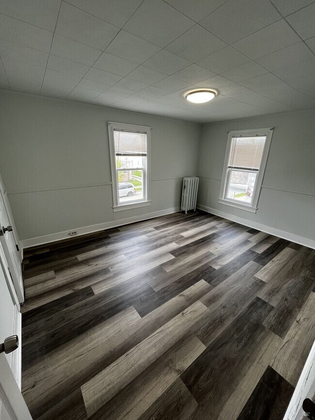 Building Photo - 189 St Charles St