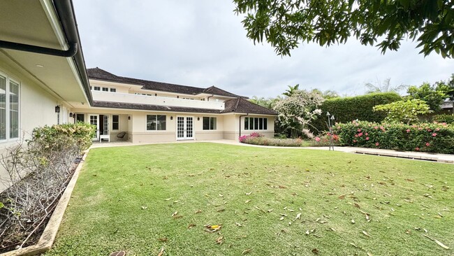 Building Photo - EXQUISITE KAHALA ESTATE IN EXCLUSIVE PUU P...