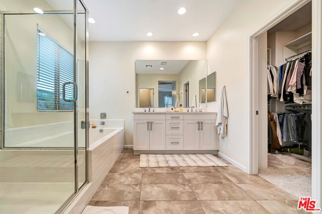 Building Photo - 25151 Golden Maple Dr