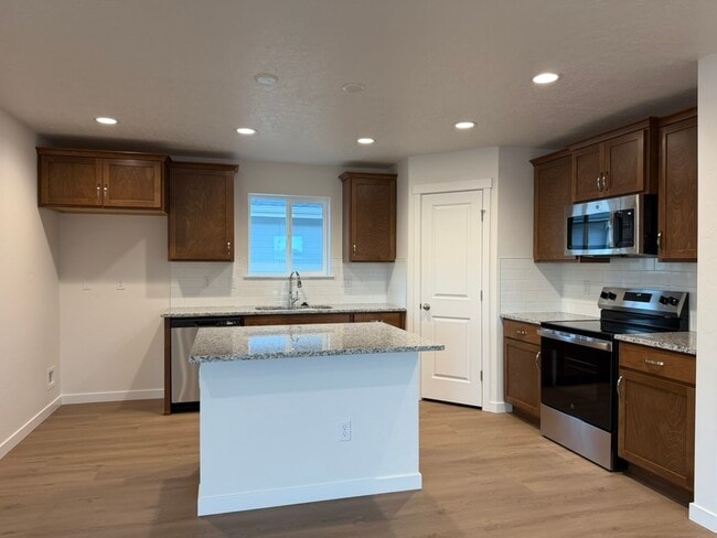 Building Photo - 10113 Longtail Dr