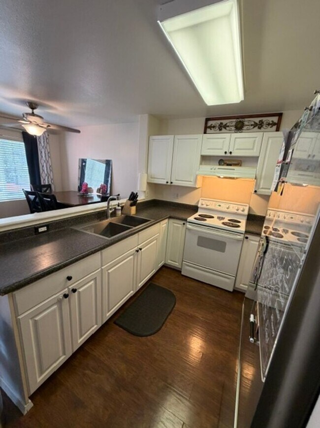 Building Photo - 3 bed 2.5 Bath 2 car garage/ Central AC/ Ewa Beach!