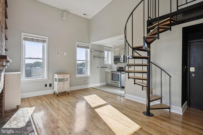 Building Photo - 676 4th St NE