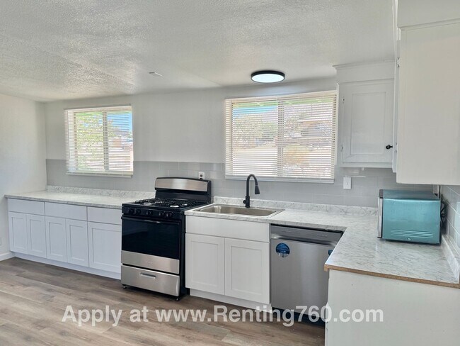 Building Photo - Updated 3 Bed 2 Bath Home Near Downtown Jo...
