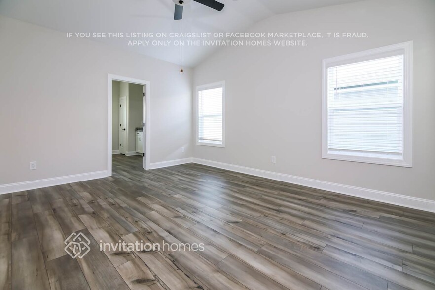 Building Photo - 404 Azalea Gaze Dr