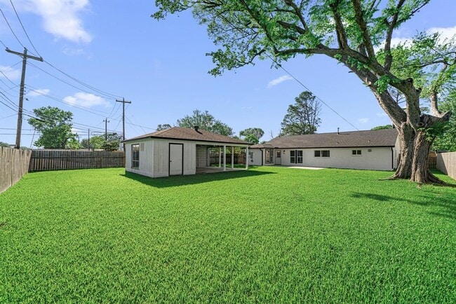 Building Photo - 6022 Willowbend Blvd