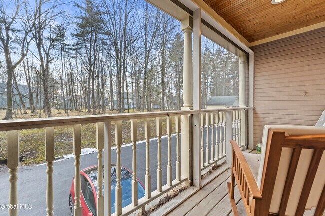 Building Photo - 19 Sarazen St