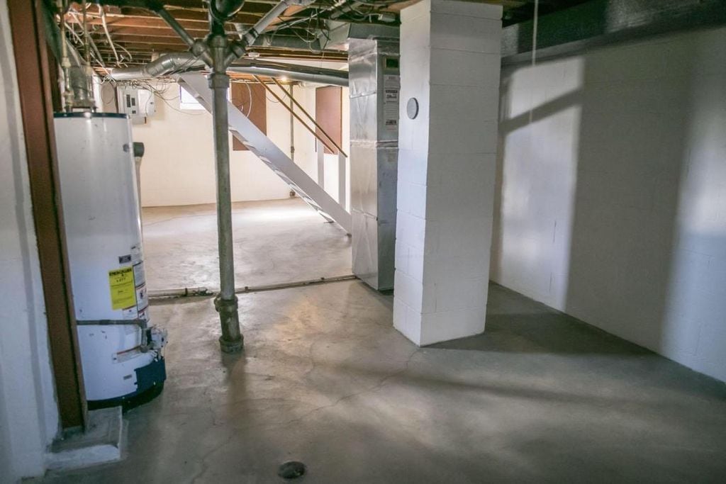 Building Photo - 1306 Zettler Rd