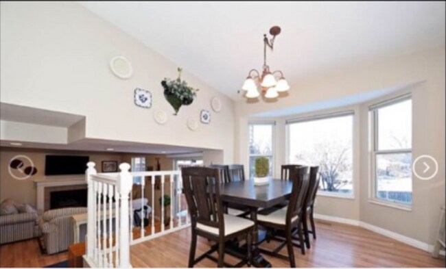 Building Photo - Beautiful Sandy Home on East Bench!
